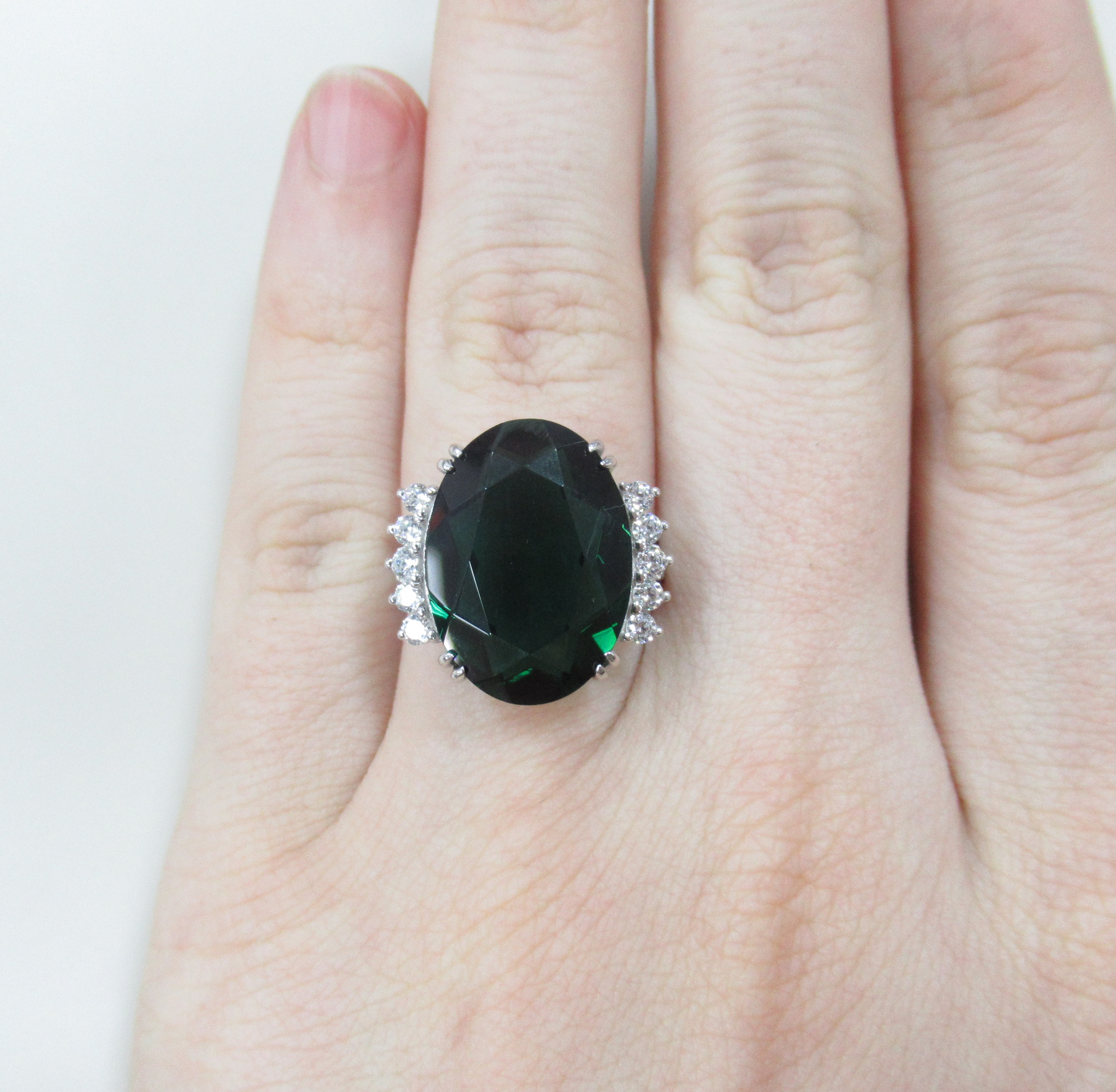 Серебряное кольцо с празиолитом